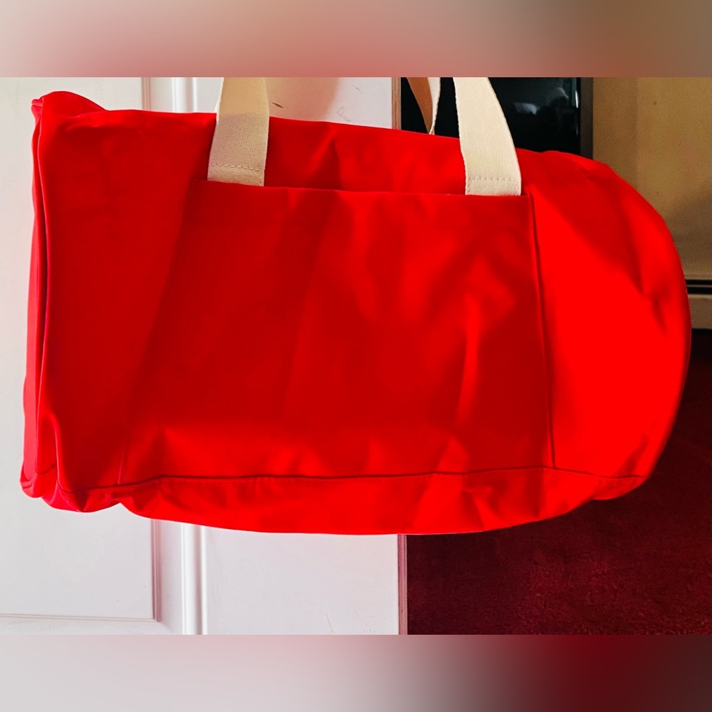 BRAND NEW RED/WHITE "DC LOTTERY" TOP HANDLE DUFFLE BAG (16" L/10" H/10"W) - Picture 7 of 9